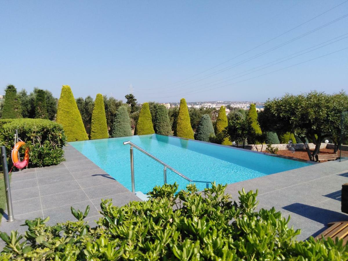 Golden Crest Villa Hersonissos  Bagian luar foto